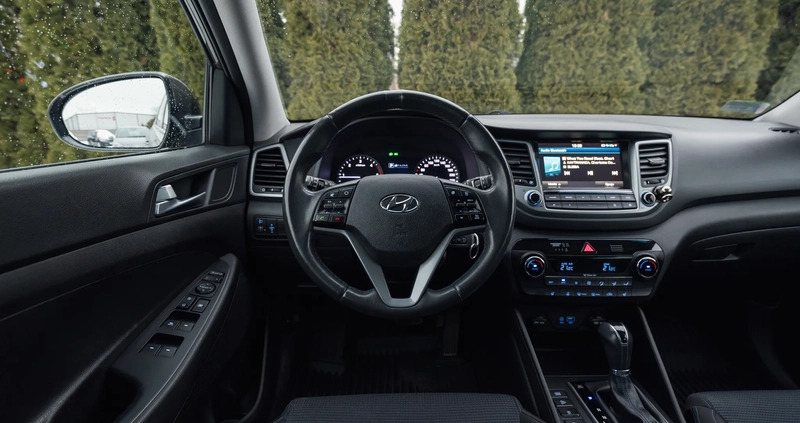 Hyundai Tucson cena 75990 przebieg: 106597, rok produkcji 2017 z Tychowo małe 781
